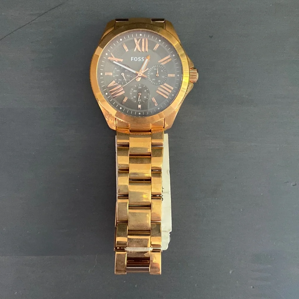 Fossil Watch - Picture 1 of 4